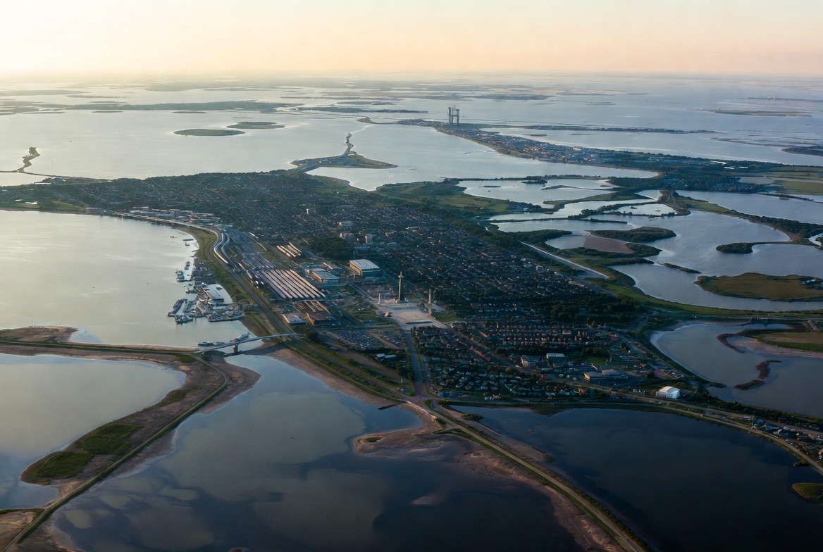 Concept render of island city with causeways across the North Sea